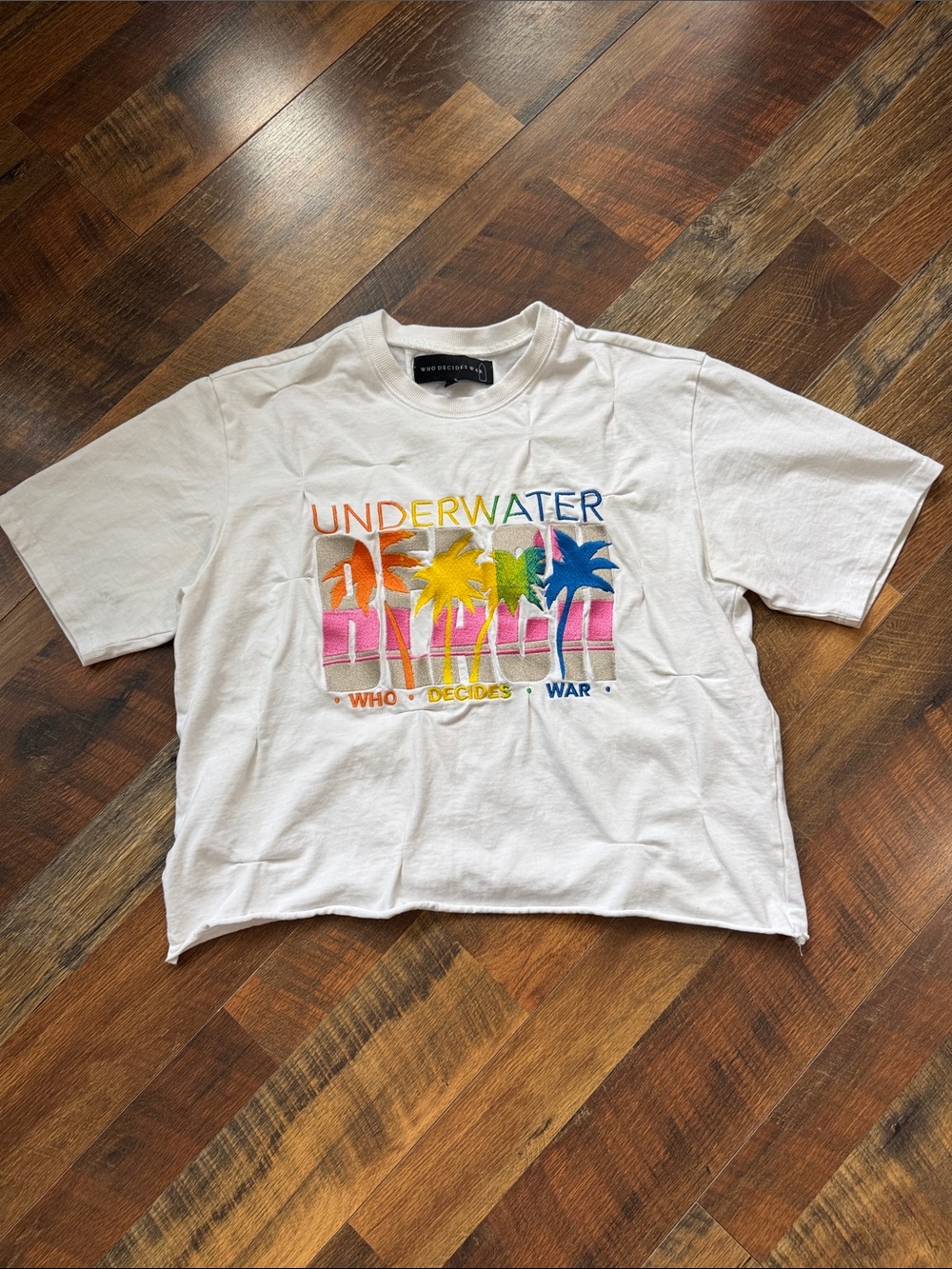 Who Decides War Underwater Demon Embroidered Graphic Tee Large